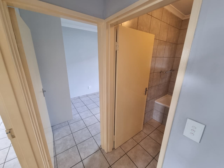 2 Bedroom Property for Sale in Klein Drakenstein Western Cape